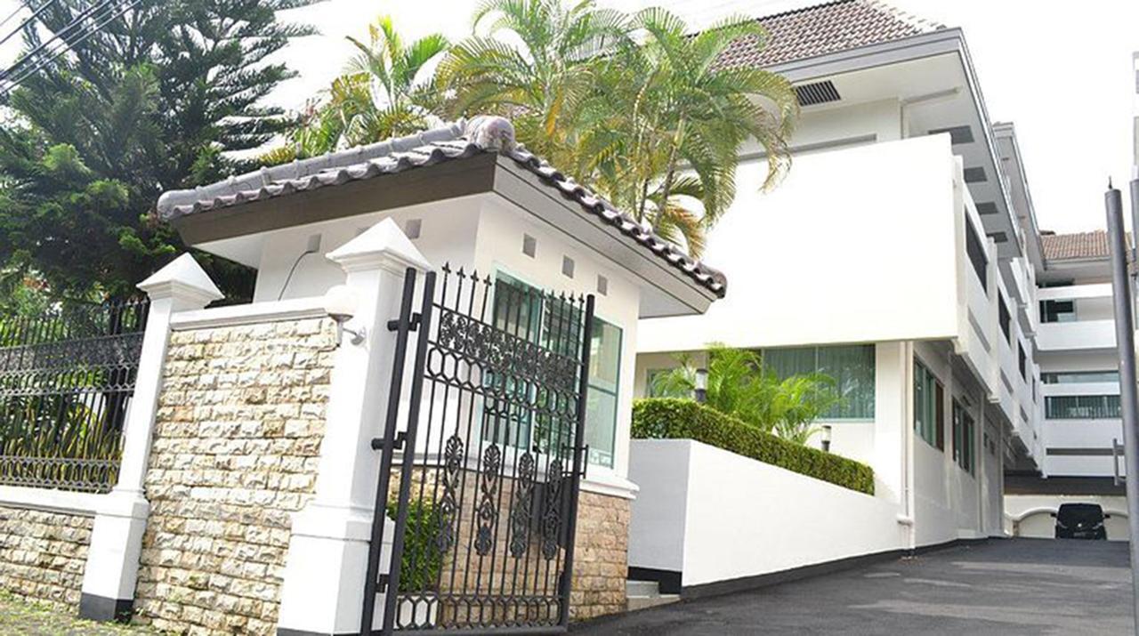 Kusuma Atmadja Residence Jakarta Buitenkant foto