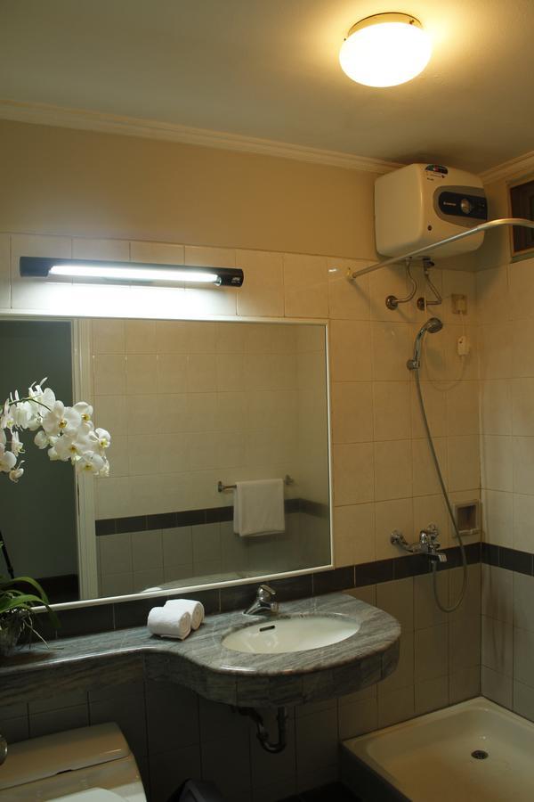 Kusuma Atmadja Residence Jakarta Buitenkant foto